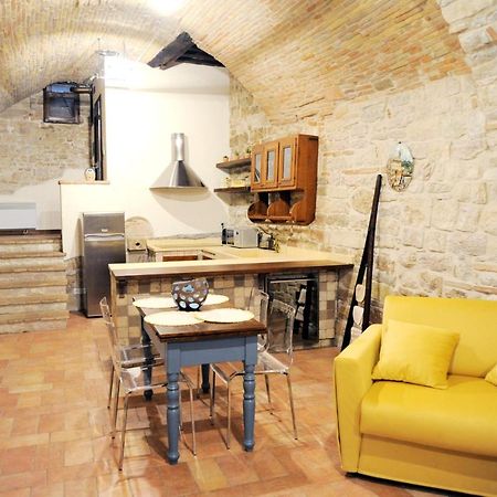 O Rosa Bella Appartamento Via Savelli Della Porta 24 Gubbio Buitenkant foto