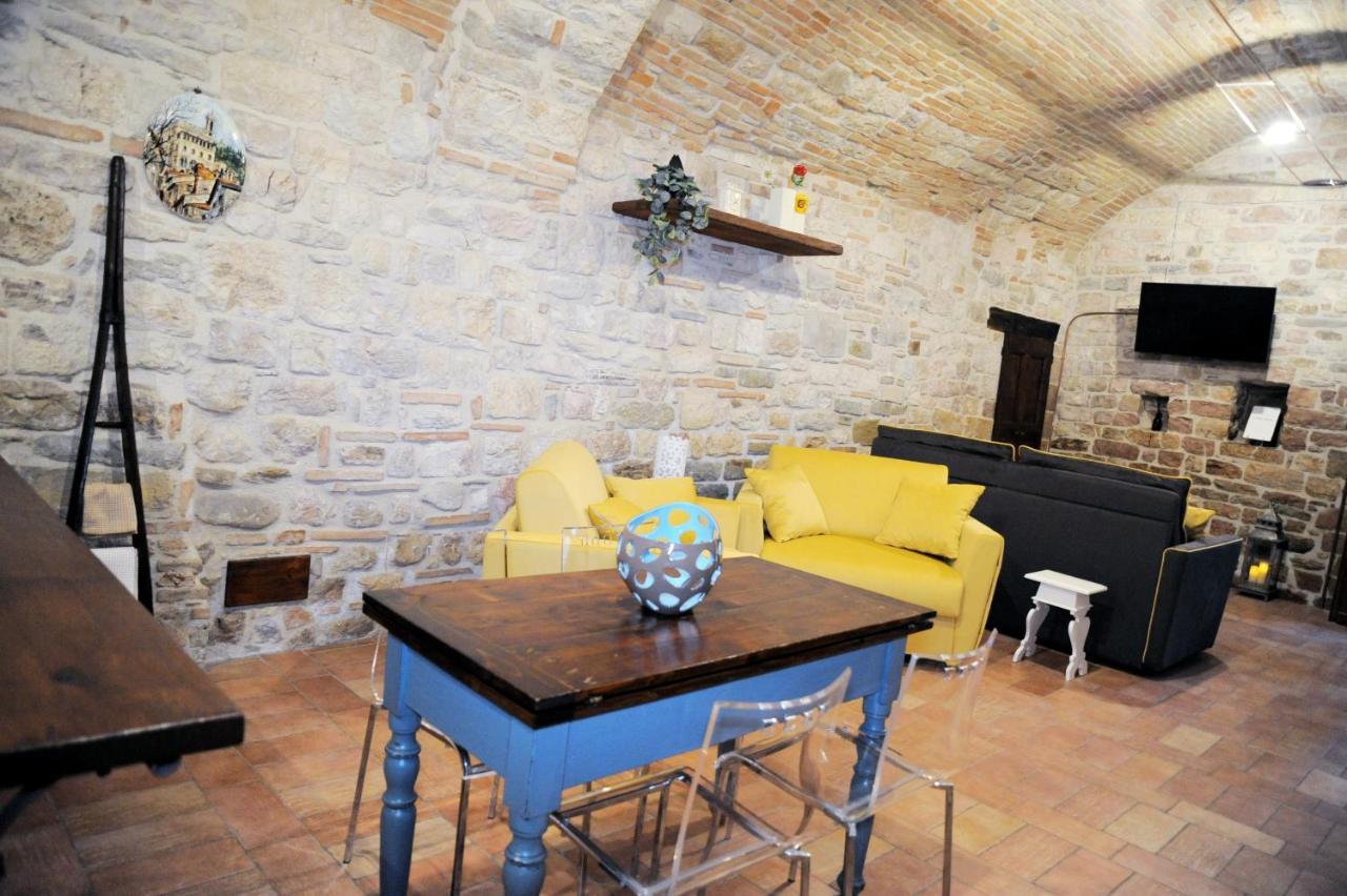 O Rosa Bella Appartamento Via Savelli Della Porta 24 Gubbio Buitenkant foto