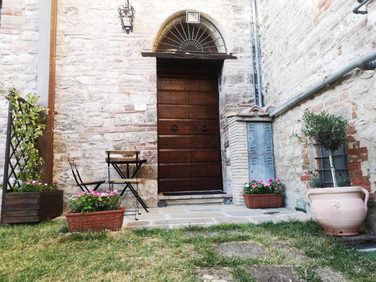 O Rosa Bella Appartamento Via Savelli Della Porta 24 Gubbio Buitenkant foto