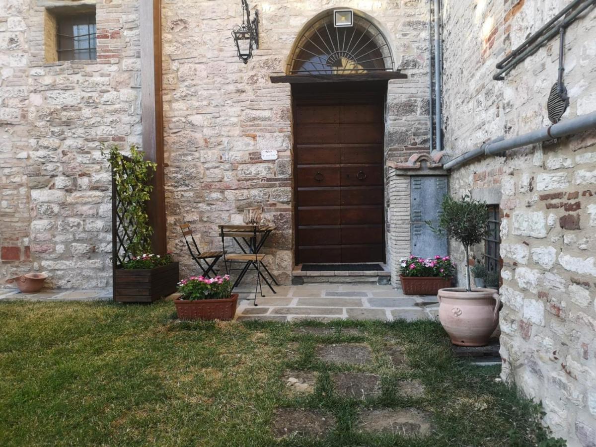 O Rosa Bella Appartamento Via Savelli Della Porta 24 Gubbio Buitenkant foto