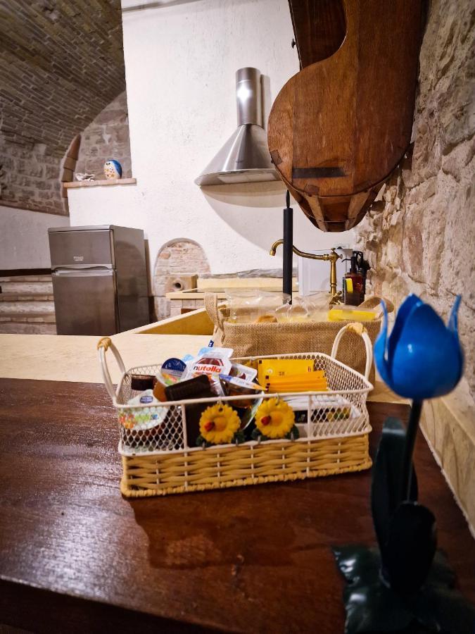 O Rosa Bella Appartamento Via Savelli Della Porta 24 Gubbio Buitenkant foto